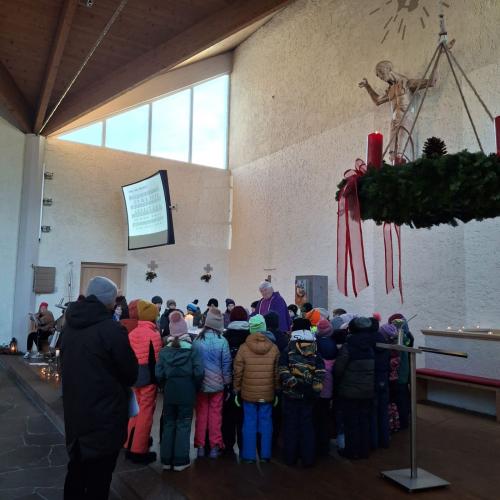 Kinder in der Kirche