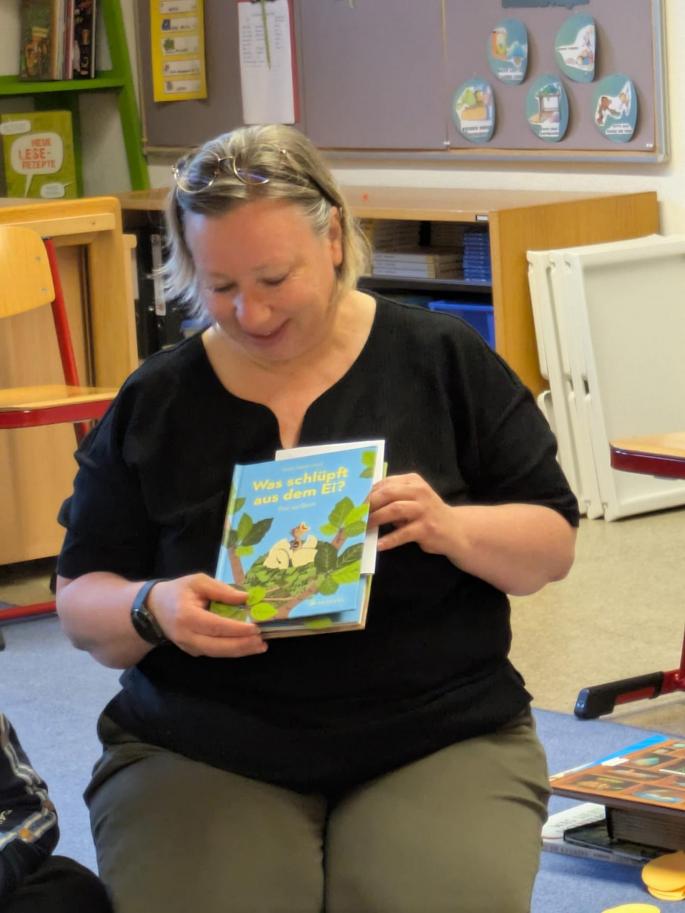 Büchereileiterin Kathrin